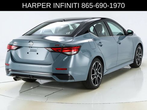 Used 2024 Nissan Sentra SR w/ SR Premium Package FWD image 10