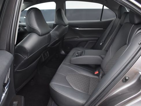 Used 2022 Toyota Camry XSE FWD image 12