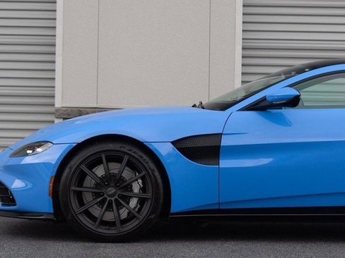 Used 2021 Aston Martin V8 Vantage Coupe RWD image 34