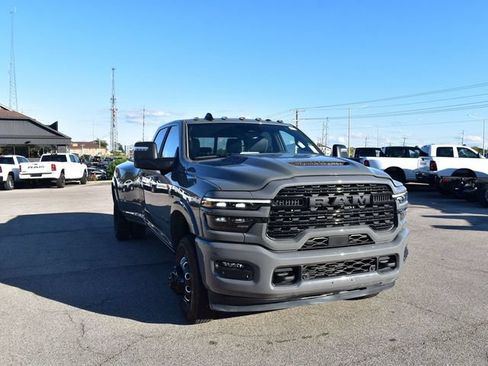 New 2026 RAM 3500 Limited AWD/4WD image 38