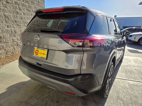 Used 2022 Nissan Rogue SV AWD/4WD image 4