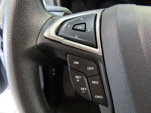 Used 2018 Ford Fusion SE w/ Fusion SE Technology Package image 15