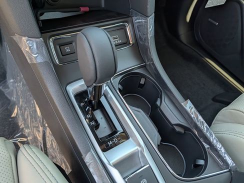 New 2025 Subaru Ascent Limited image 12