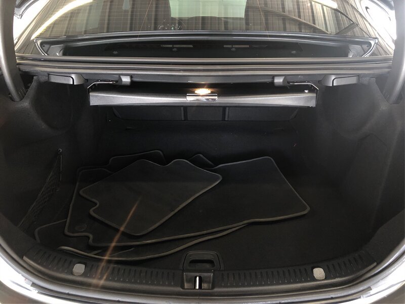 Used 2018 Mercedes-Benz E 300 image 13