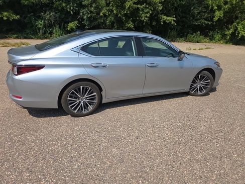 Used 2023 Lexus ES 350 w/ Premium Package FWD image 18