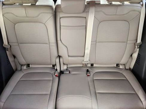 New 2026 Lincoln Aviator AWD w/ Jet Appearance Package image 14