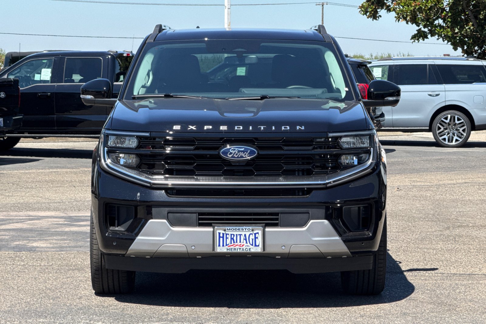New 2026 Ford Expedition Platinum w/ Platinum Ultimate Package AWD/4WD image 9