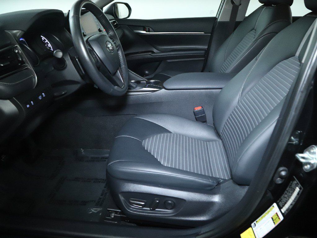 Used 2024 Toyota Camry SE FWD image 19