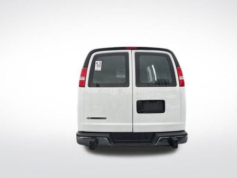 Used 2023 Chevrolet Express 2500 w/ Driver Convenience Package image 10
