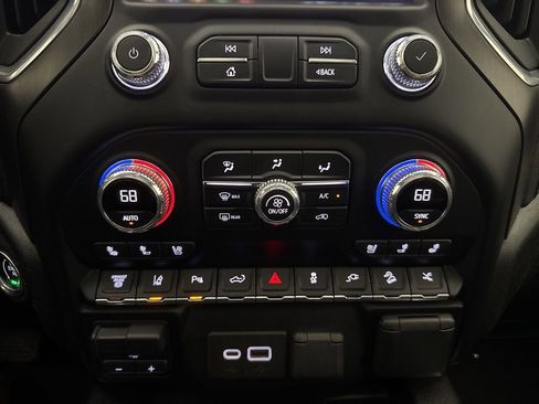 Used 2021 GMC Sierra 2500 AT4 w/ AT4 Premium Plus Package AWD/4WD image 46