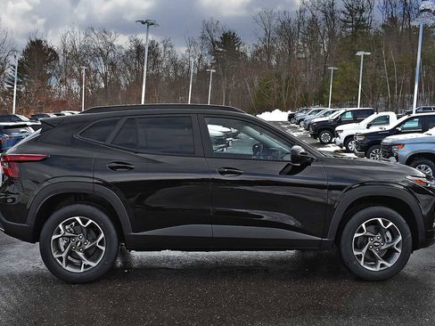 New 2026 Chevrolet Trax LT w/ Driver Confidence Package image 6