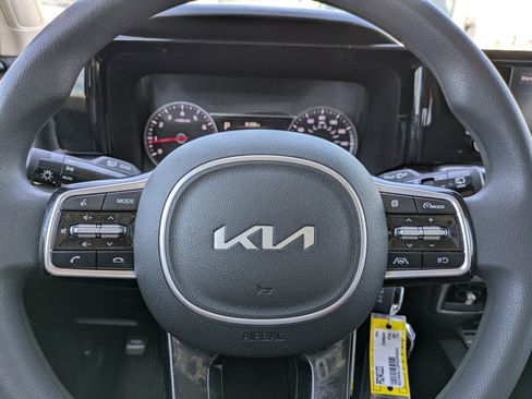 Certified 2023 Kia Sorento LX image 20