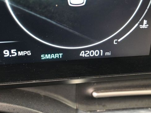 Used 2024 Kia Carnival SX Prestige image 33