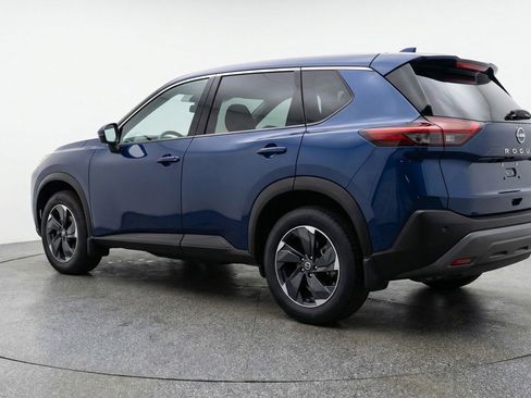 Used 2025 Nissan Rogue SV AWD/4WD image 6