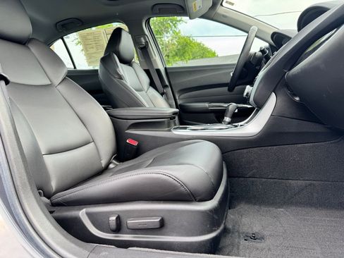 Used 2019 Acura TLX FWD image 10
