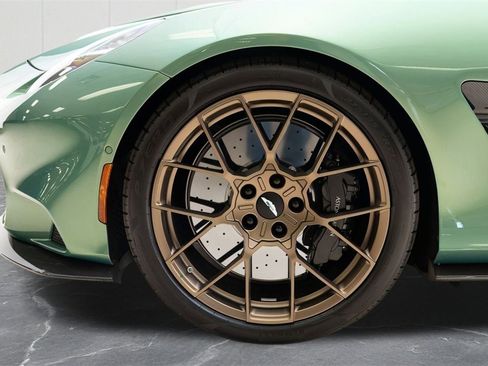 Used 2025 Aston Martin Vanquish image 47