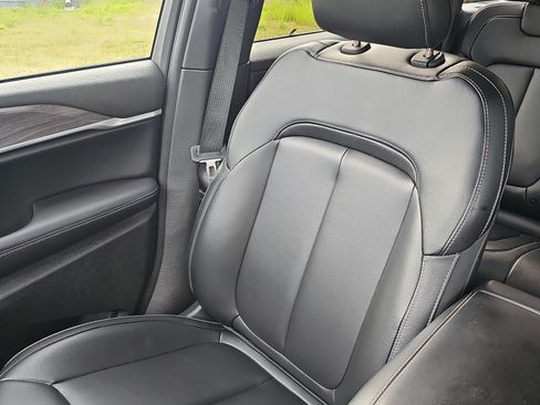 Used 2024 Jeep Grand Cherokee Limited AWD/4WD image 34
