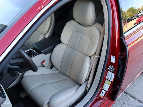 Used 2020 Lincoln Continental w/ Premium Package image 34