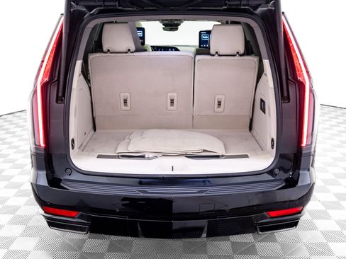Used 2024 Cadillac Escalade Sport Platinum w/ LPO, ONYX Package AWD/4WD image 34
