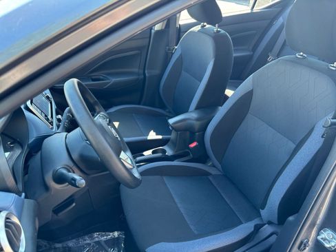 Used 2025 Nissan Versa SV FWD image 30