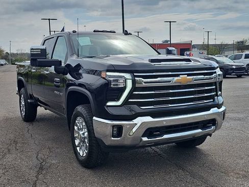 Used 2024 Chevrolet Silverado 2500 LTZ w/ LTZ Premium Package AWD/4WD image 10