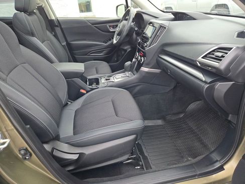 Certified 2022 Subaru Forester Premium image 6