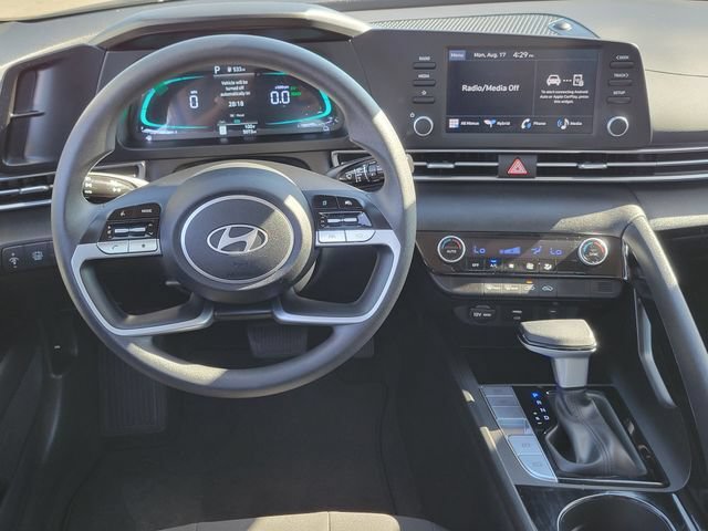 Certified 2026 Hyundai Elantra Hybrid FWD image 6