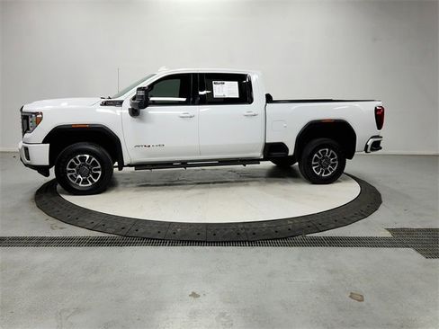 Used 2021 GMC Sierra 2500 AT4 image 4