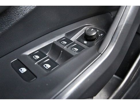 Used 2019 Volkswagen Jetta SEL w/ Cold Weather Package image 20