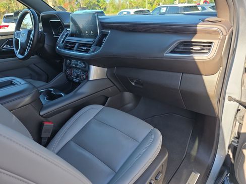 Used 2023 Chevrolet Suburban LT image 11