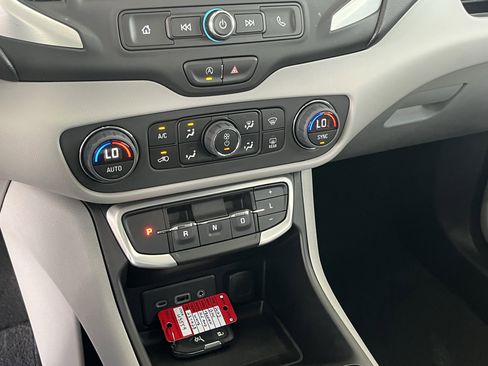 Used 2023 GMC Terrain SLE w/ Driver Convenience Package image 13