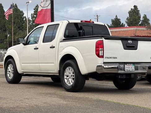 Used 2017 Nissan Frontier SV image 6