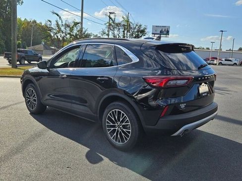 New 2025 Ford Escape SE image 11
