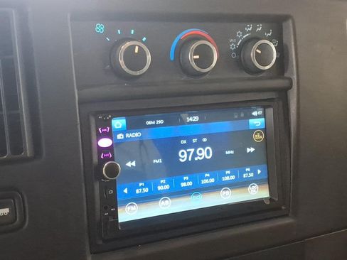 Used 2017 GMC Savana 3500 LS RWD image 12