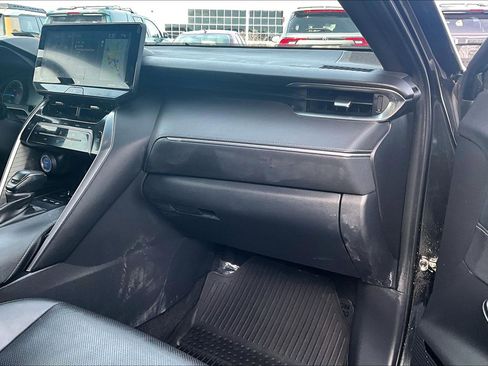 Used 2021 Toyota Venza XLE image 15