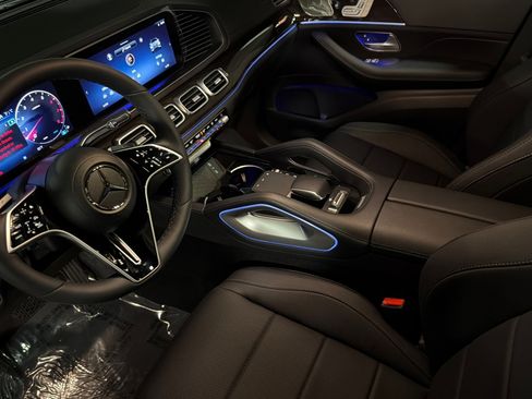 New 2026 Mercedes-Benz GLS 450 4MATIC image 9