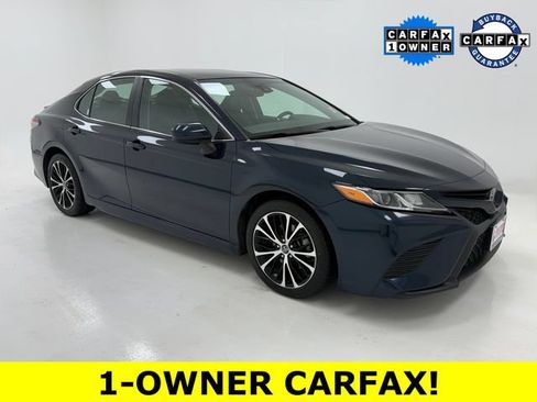 Used 2019 Toyota Camry SE FWD image 1