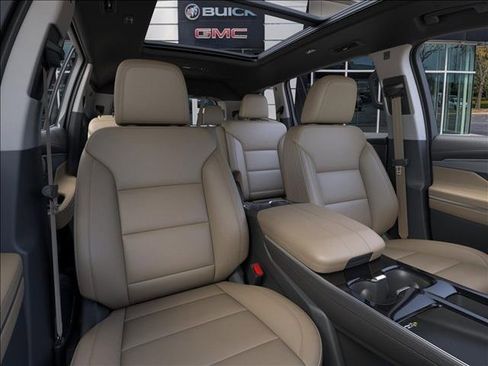 Used 2026 Buick Enclave Preferred w/ Power Package image 16