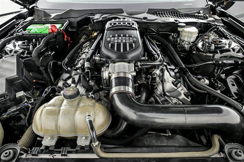 Used 2019 Ford Mustang Shelby GT350R w/ GT350R Equipment Group 920A RWD image 12