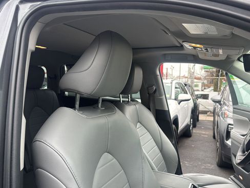 Used 2022 Toyota Highlander XLE image 36