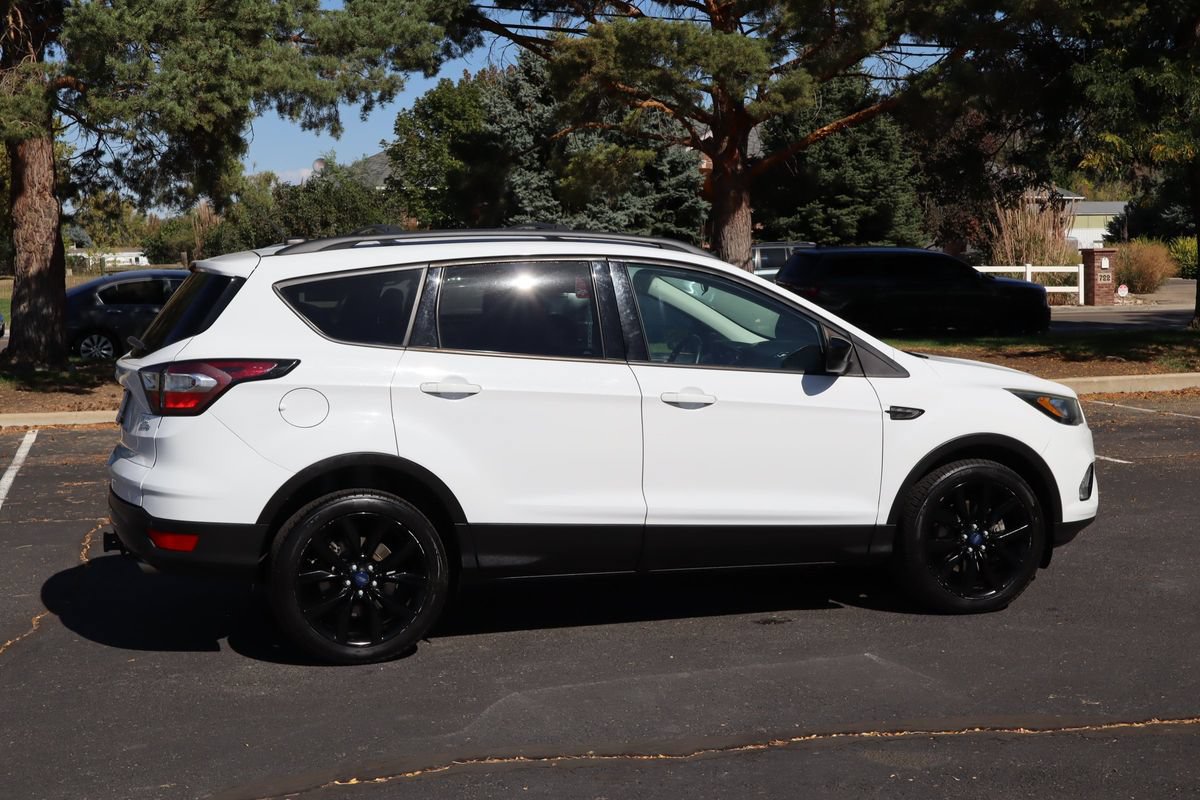 Used 2017 Ford Escape SE w/ Equipment Group 201A AWD/4WD image 4
