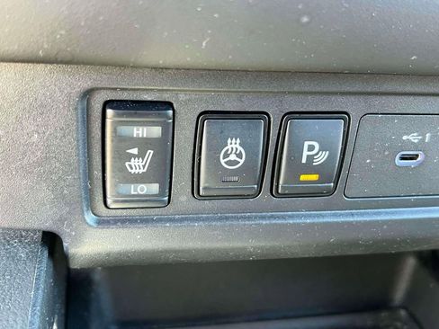 Certified 2024 Nissan Frontier SV w/ SV Convenience Package image 28