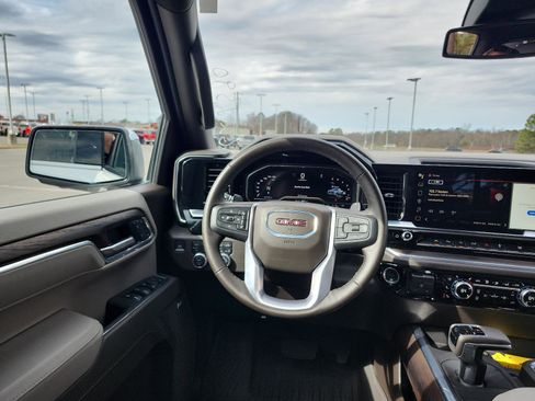 Used 2025 GMC Sierra 1500 SLT w/ SLT Premium Plus Package image 17
