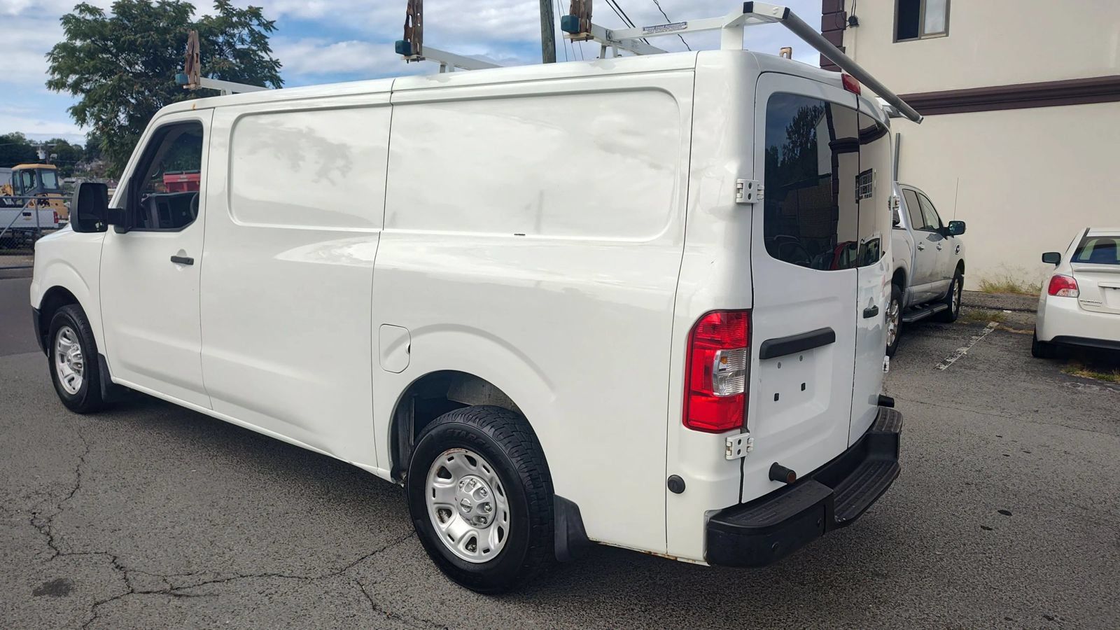 Used 2016 Nissan NV 2500 SV RWD image 3