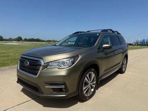 Used 2022 Subaru Ascent Limited w/ Technology Package AWD/4WD image 10