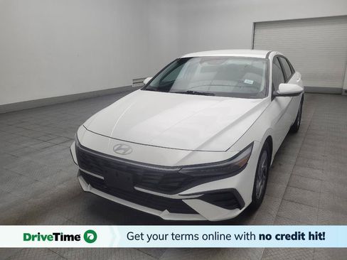Used 2024 Hyundai Elantra SEL FWD image 1