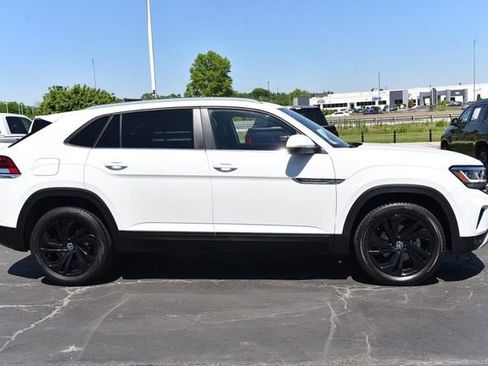Certified 2023 Volkswagen Atlas Cross Sport SE image 5