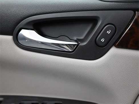 Used 2014 Chevrolet Impala LTZ image 24