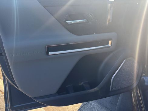 Used 2025 GMC Hummer EV 3X AWD/4WD image 26
