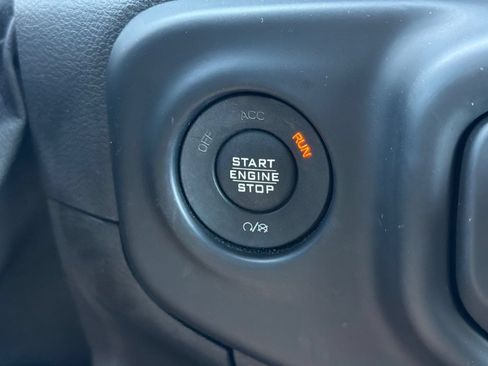 Used 2019 Jeep Wrangler Sport AWD/4WD image 21
